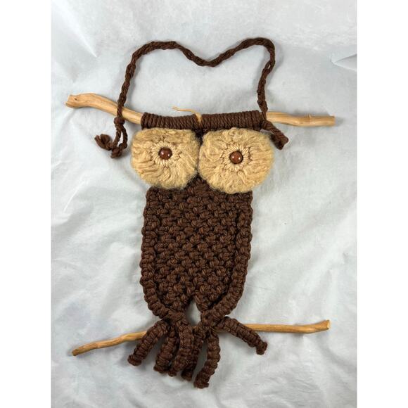 Macrame Owl on Branch Wall Hanging 26" Long Jute Vintage 1970s - Picture 1 of 4